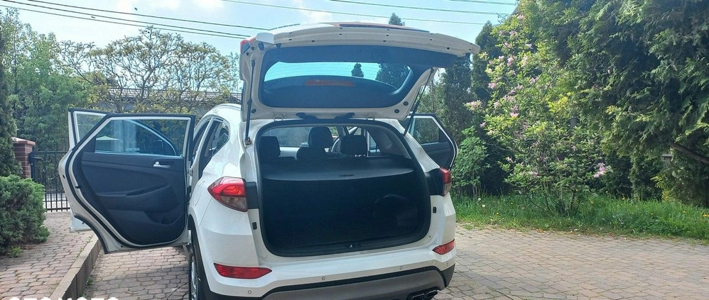 Hyundai Tucson cena 48700 przebieg: 235000, rok produkcji 2016 z Piława Górna małe 781